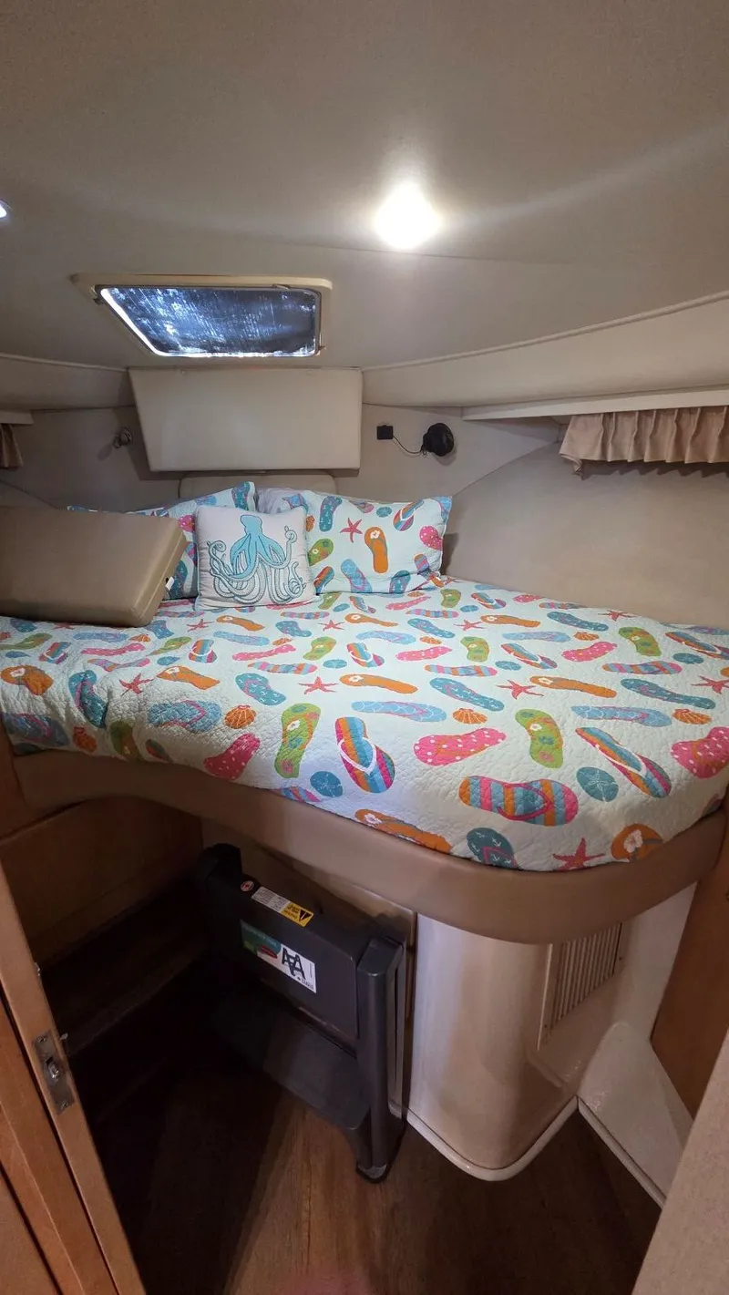 Slide: The Image of Carver Yachts 405 Motor Yacht 1998 - 44