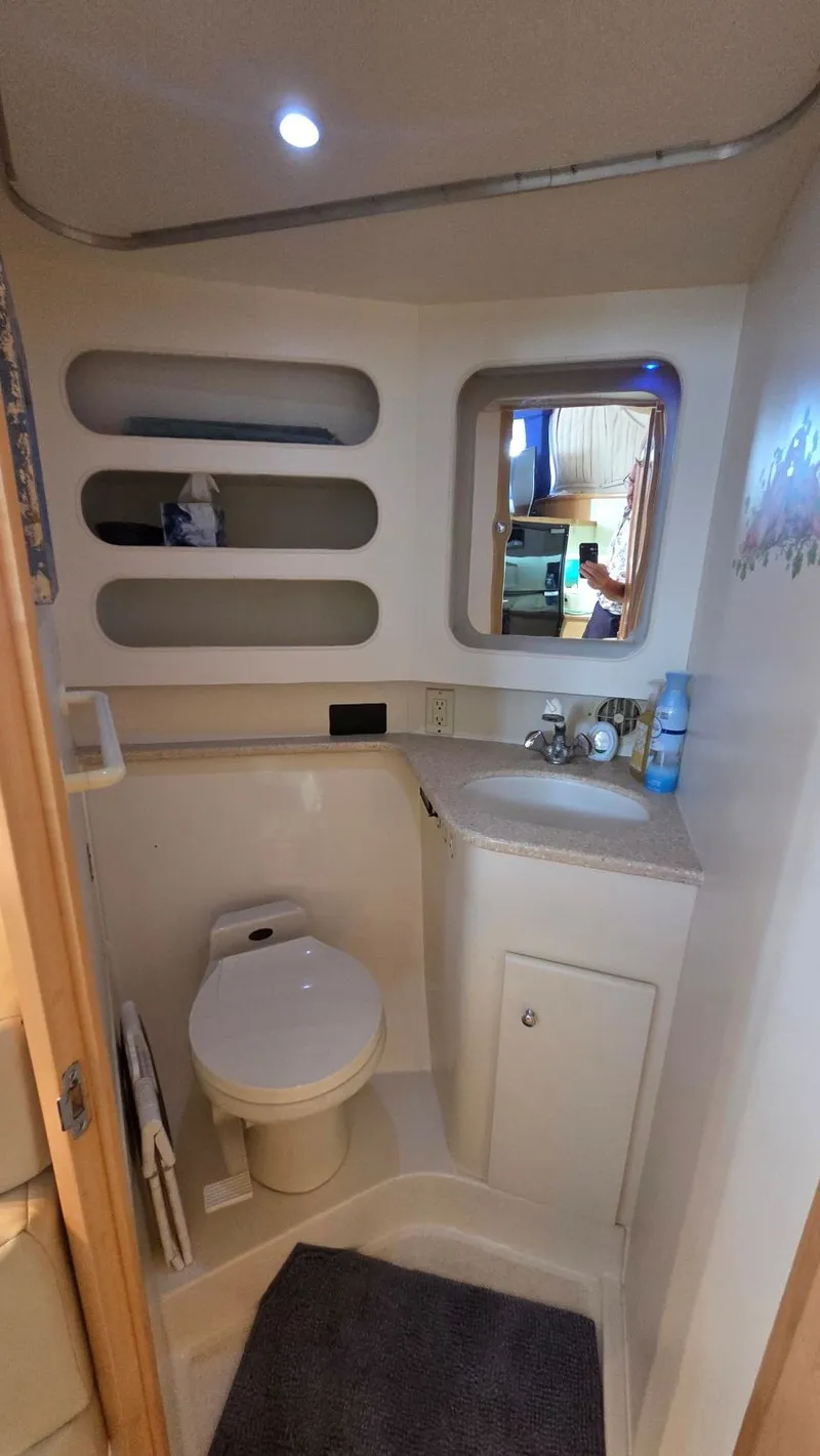 Slide: The Image of Carver Yachts 405 Motor Yacht 1998 - 47