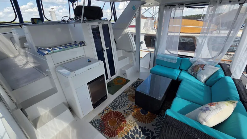 Slide: The Image of Carver Yachts 405 Motor Yacht 1998 - 5