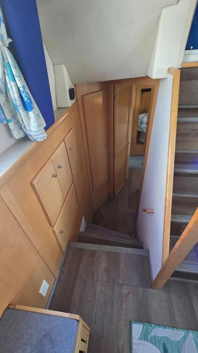 Slide: The Image of Carver Yachts 405 Motor Yacht 1998 - 50