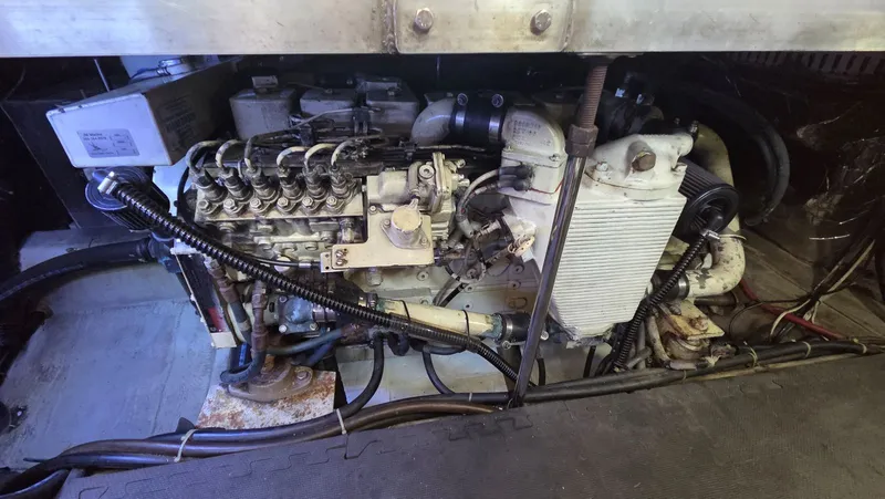 Slide: The Image of Carver Yachts 405 Motor Yacht 1998 - 61