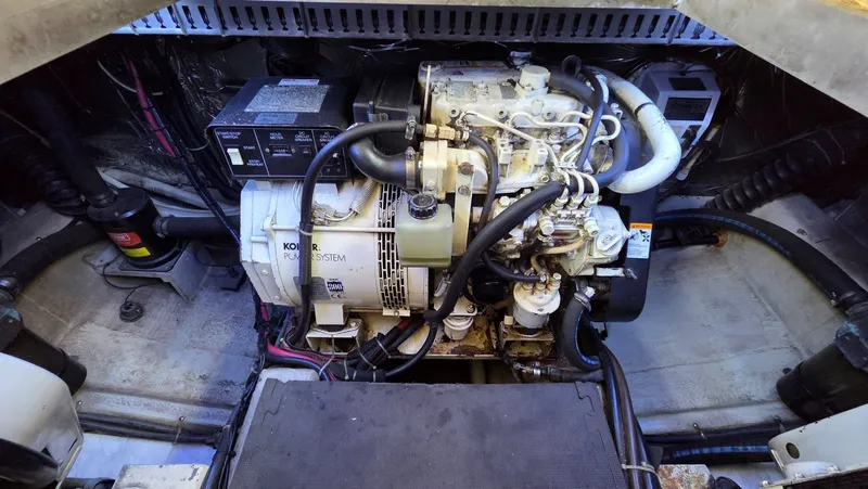 Slide: The Image of Carver Yachts 405 Motor Yacht 1998 - 62