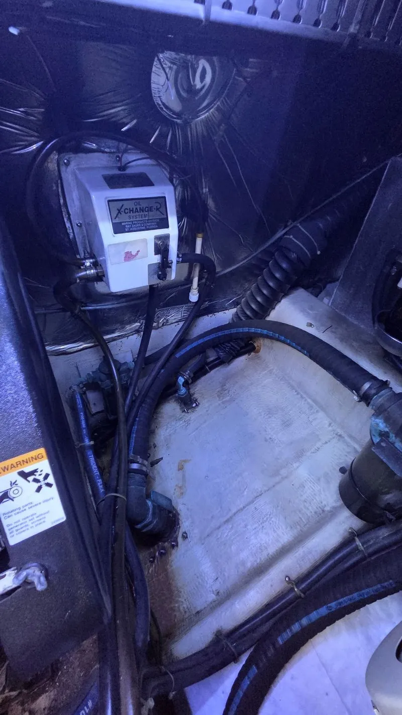 Slide: The Image of Carver Yachts 405 Motor Yacht 1998 - 64