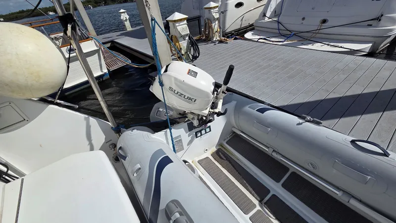 Slide: The Image of Carver Yachts 405 Motor Yacht 1998 - 66