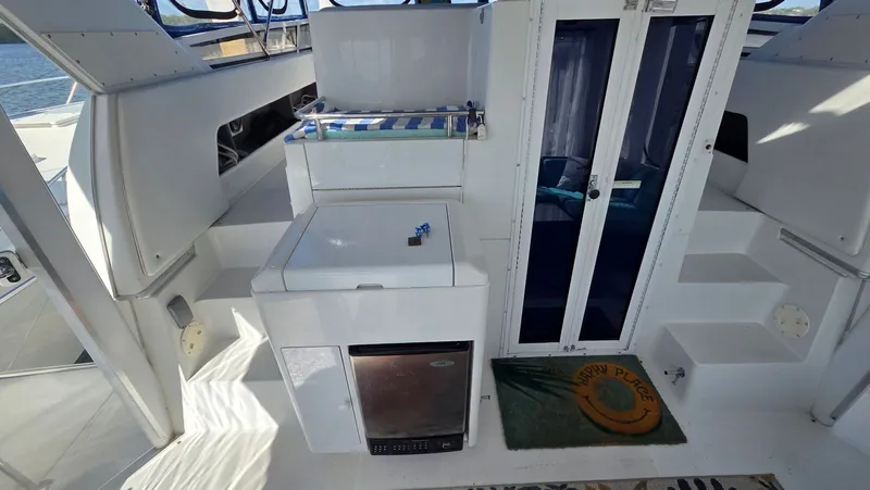 Slide: The Image of Carver Yachts 405 Motor Yacht 1998 - 8