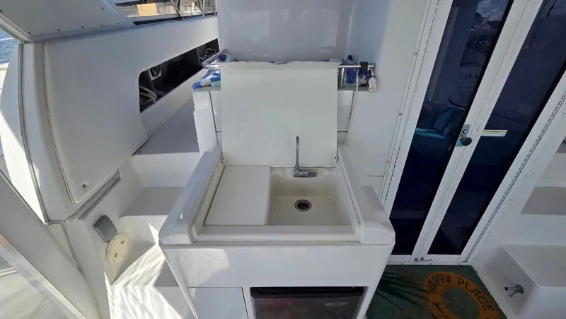 Slide: The Image of Carver Yachts 405 Motor Yacht 1998 - 9