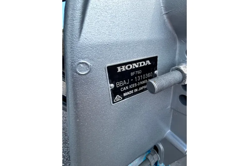 Slide: The Image of Honda BF75D engine label on a 2005 Bentley Pontoons 200 Fish boat. - 9
