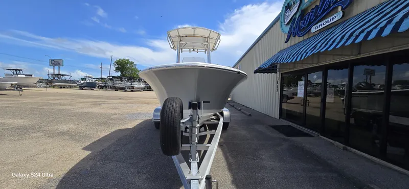 Slide: The Image of Sportsman Heritage 211 Center Console 2019 - 6