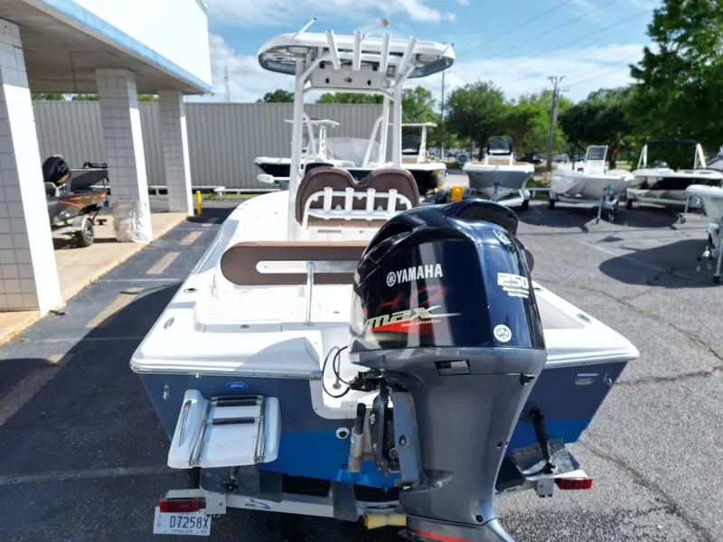 Slide: The Image of Tidewater 2400 Bay Max 2017 - 7