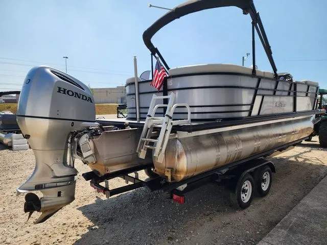 Slide: The Image of SunChaser 22 LR DH Sport 2018 - 4