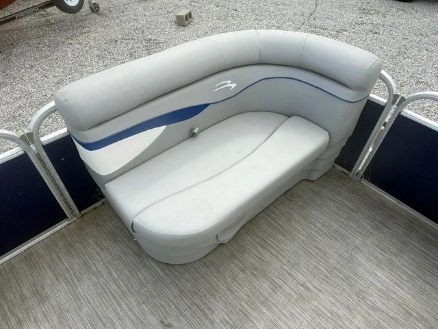Slide: The Image of Bennington 168 SLV 2021 pontoon boat seat in gray and blue design. - 9
