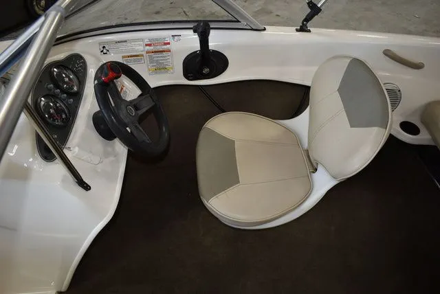 Slide: The Image of Bayliner 160 Bowrider 2016 - 19