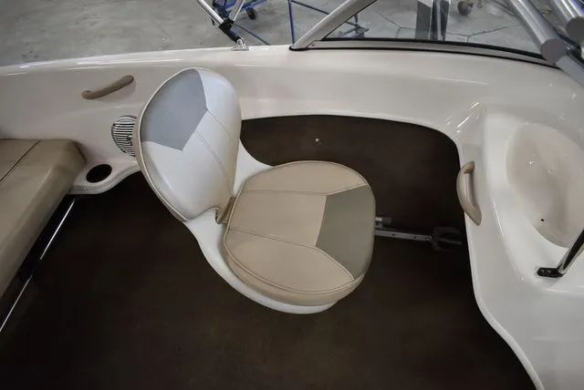 Slide: The Image of Bayliner 160 Bowrider 2016 - 27