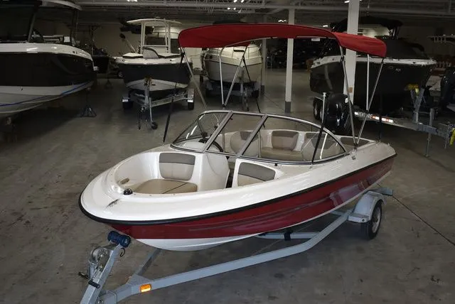 Slide: The Image of Bayliner 160 Bowrider 2016 - 5