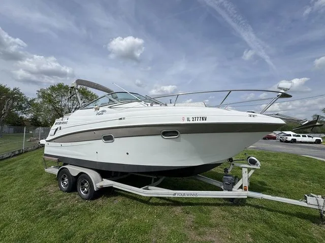 The Image of Four Winns 248 Vista 2003 - 1