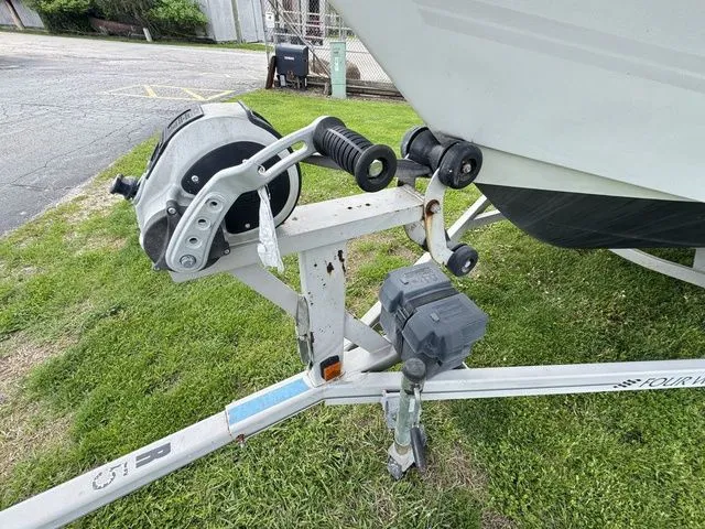 Slide: The Image of Four Winns 248 Vista 2003 - 23