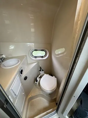 Slide: The Image of Four Winns 248 Vista 2003 - 37