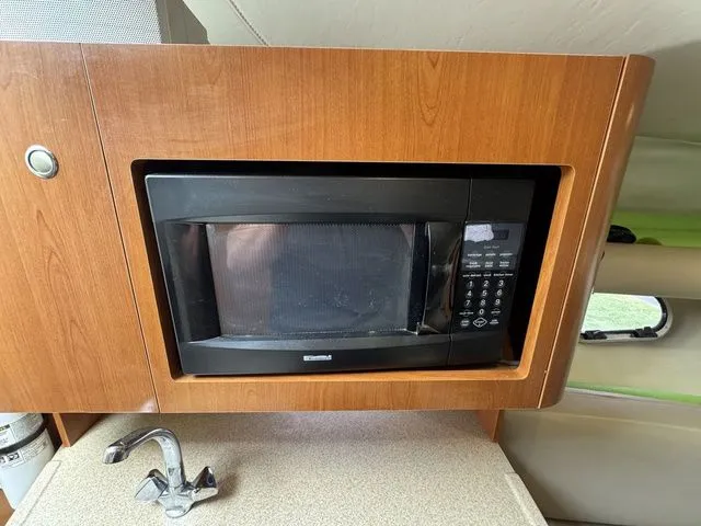 Slide: The Image of Four Winns 248 Vista 2003 - 42