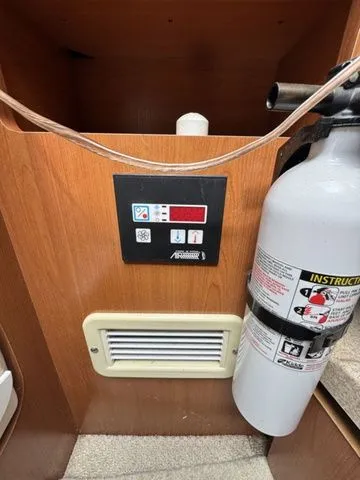 Slide: The Image of Four Winns 248 Vista 2003 - 44