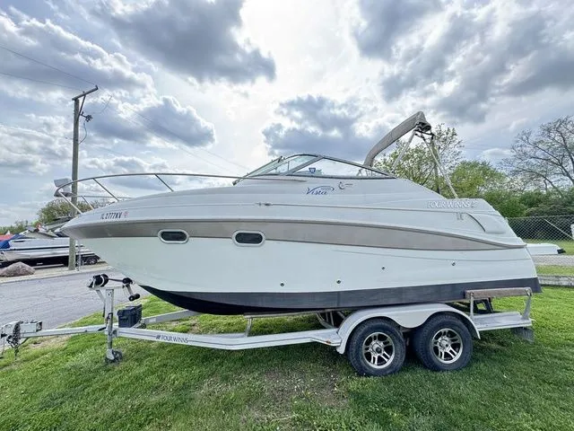 Slide: The Image of Four Winns 248 Vista 2003 - 5