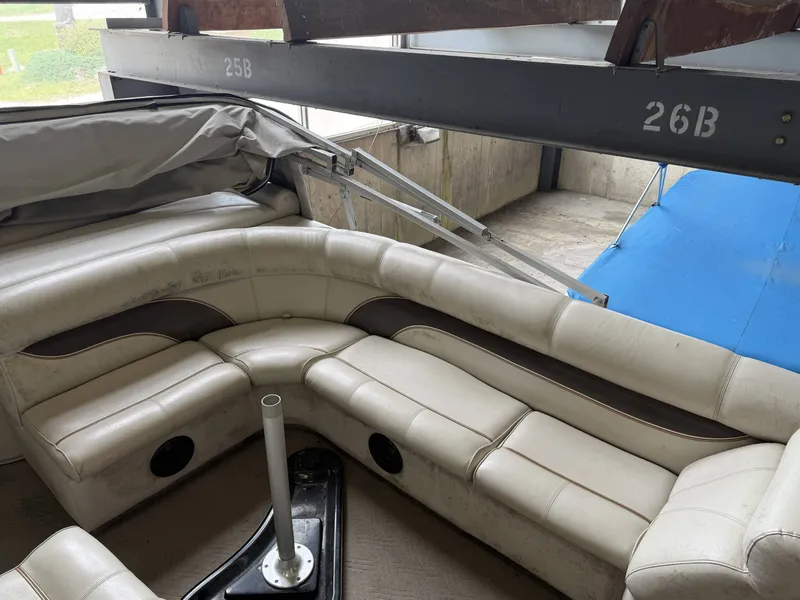 Slide: The Image of Interior of a 2003 Premier 270 Grand Majestic boat with seating area. - 18