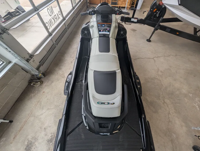 Slide: The Image of Yamaha VX1900B-CB 2026 - 11