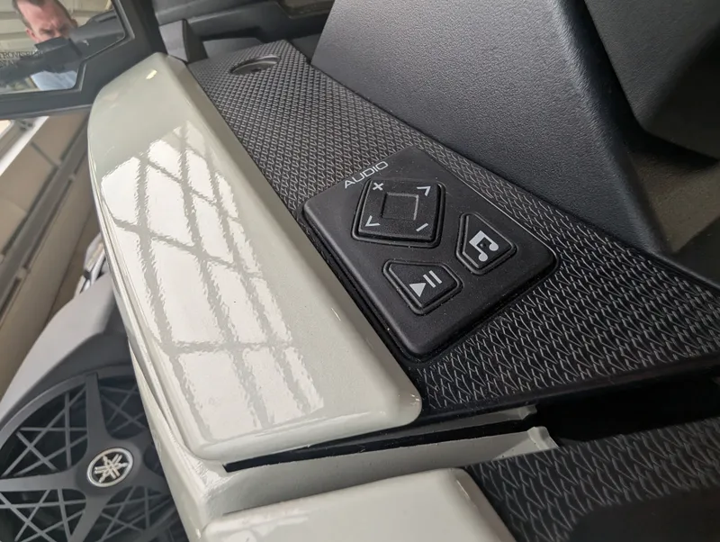 Slide: The Image of Yamaha VX1900B-CB 2026 - 13