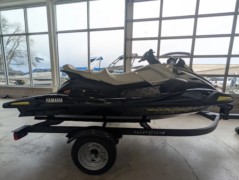 Slide: The Image of Yamaha VX1900B-CB 2026 - 8