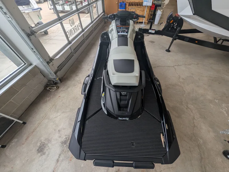 Slide: The Image of Yamaha VX1900B-CB 2026 - 9