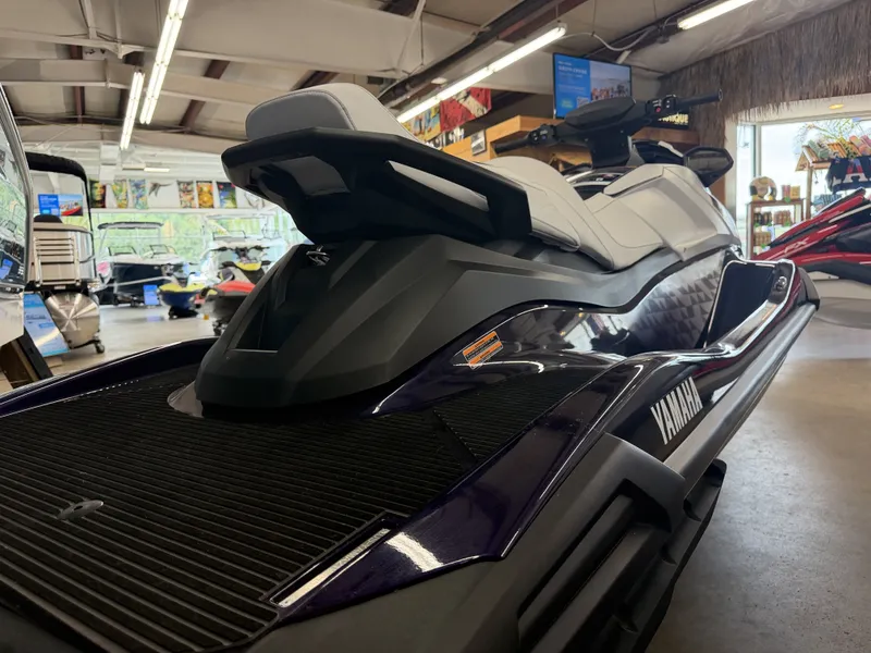 Slide: The Image of Yamaha VX1900C-CA 2026 - 4