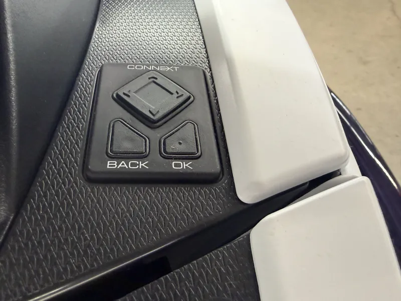 Slide: The Image of Yamaha VX1900C-CA 2026 - 14
