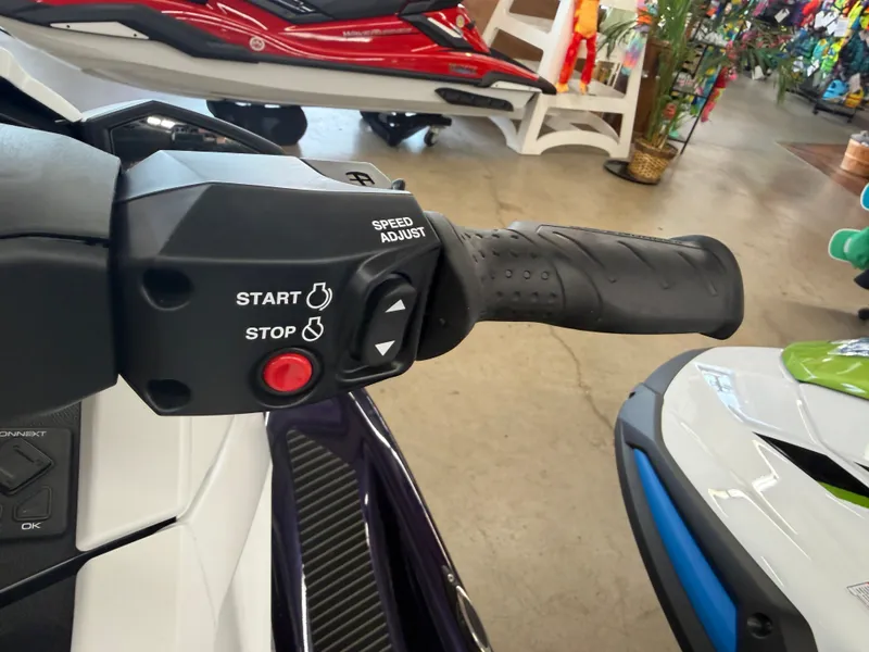 Slide: The Image of Yamaha VX1900C-CA 2026 - 13