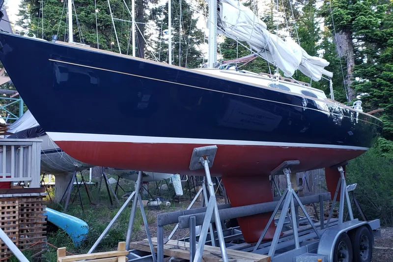 Slide: The Image of Alerion Express 28 on her optional trailer. ($10K) - 2