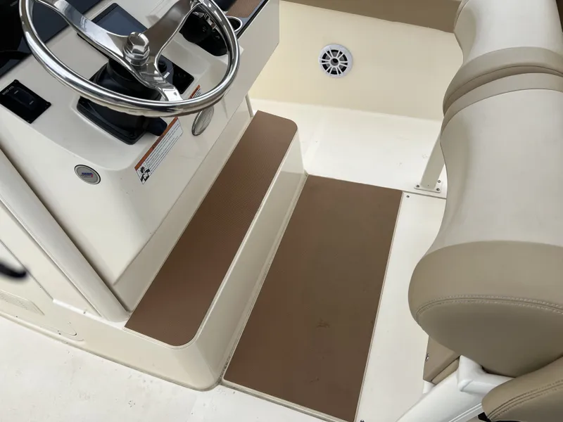 Slide: The Image of Scout 240 XSF 2022 - 11