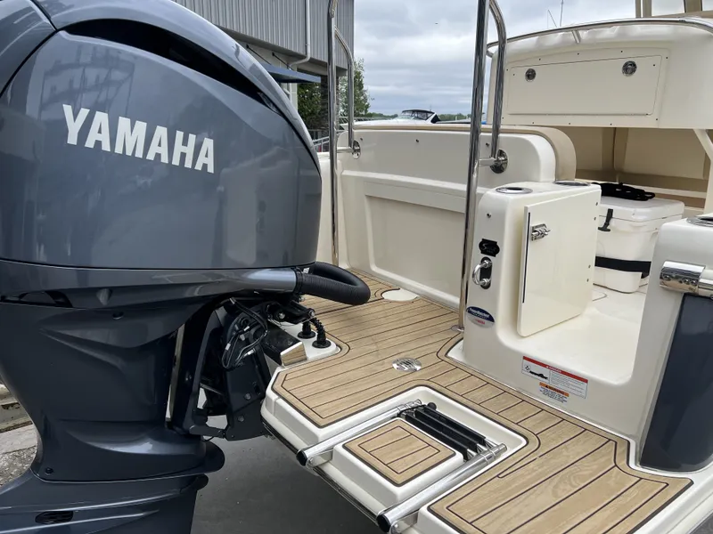 Slide: The Image of Scout 240 XSF 2022 - 12