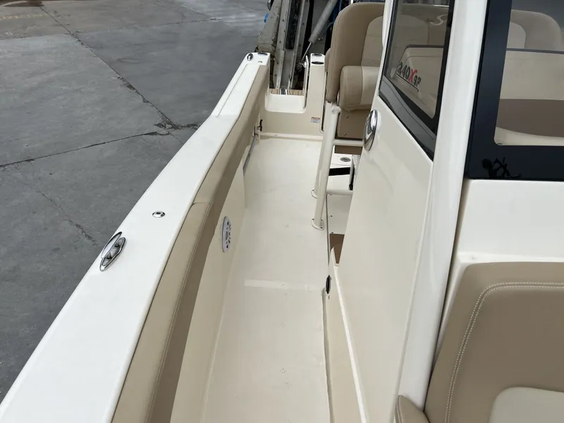 Slide: The Image of Scout 240 XSF 2022 - 23