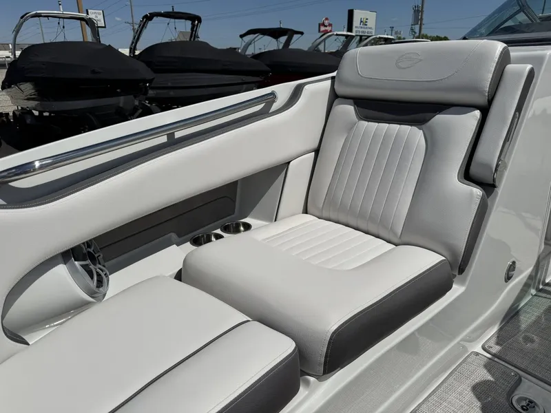 Slide: The Image of Crownline Boats 288 SS 2026 - 10