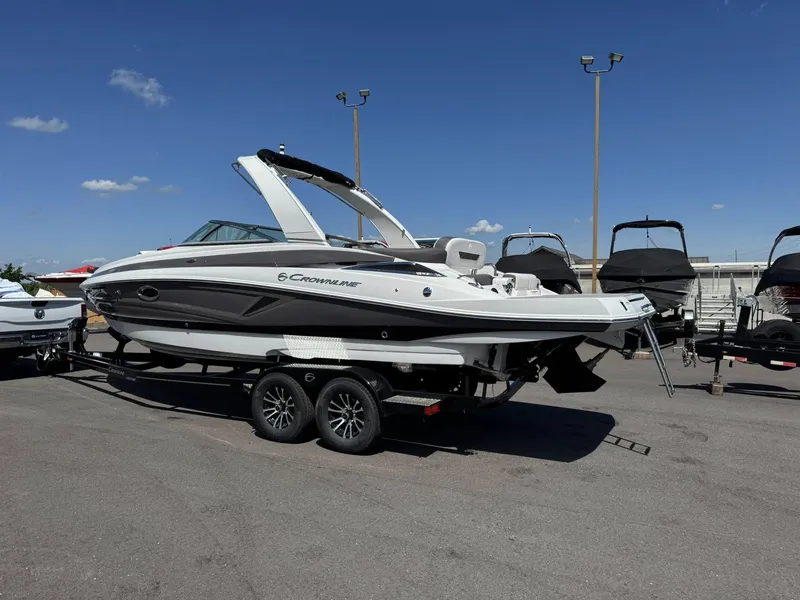 Slide: The Image of Crownline Boats 288 SS 2026 - 11