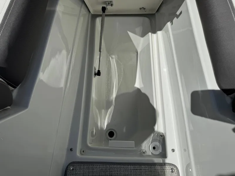 Slide: The Image of Crownline Boats 288 SS 2026 - 16