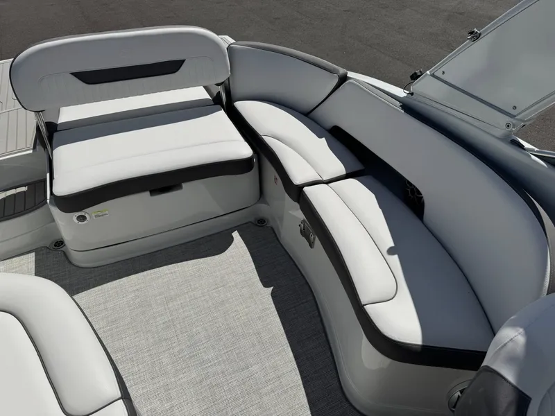 Slide: The Image of Crownline Boats 288 SS 2026 - 21