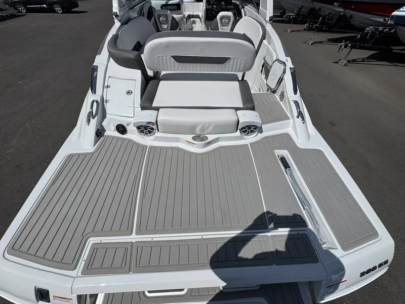 Slide: The Image of Crownline Boats 288 SS 2026 - 27
