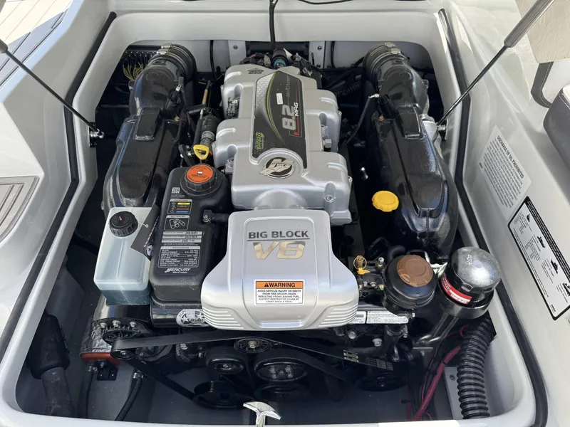 Slide: The Image of Crownline Boats 288 SS 2026 - 9