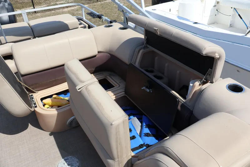 Slide: The Image of Sun Tracker SportFish 22 DLX 2019 - 16