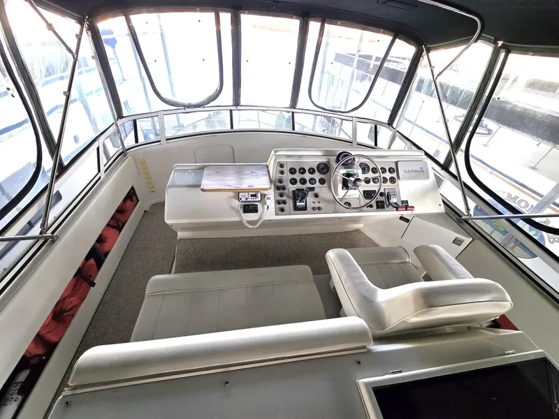 Slide: The Image of Carver Yachts 406 1999 - 3