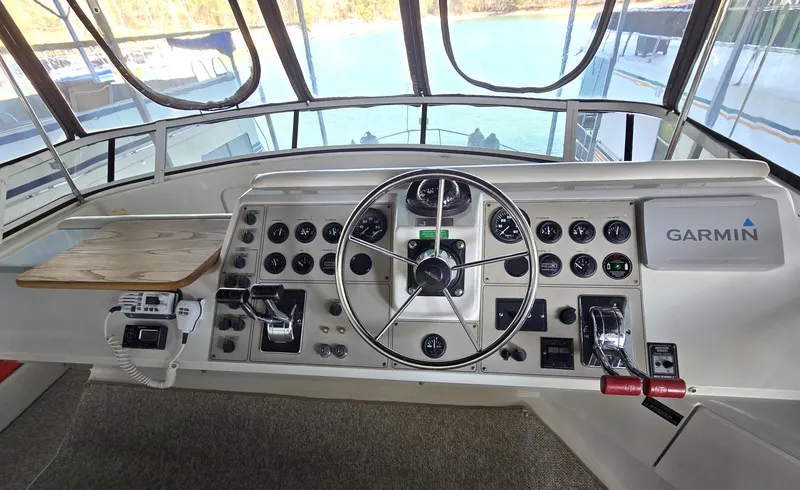 Slide: The Image of Carver Yachts 406 1999 - 4