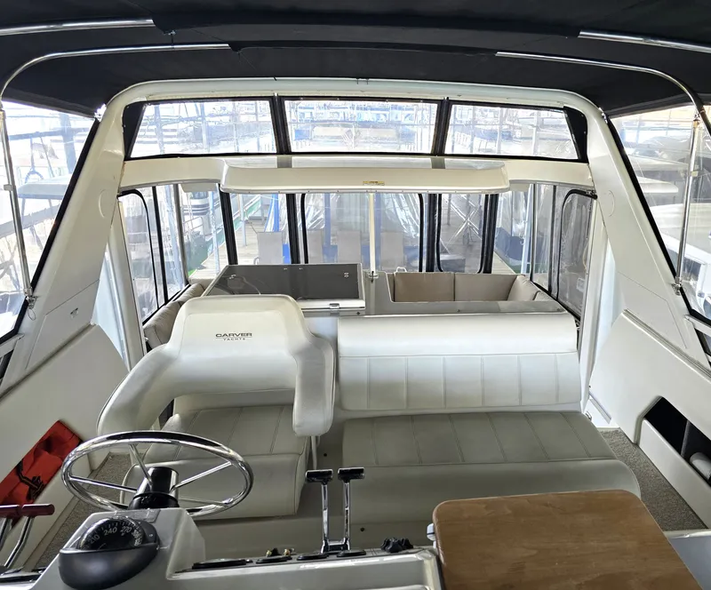 Slide: The Image of Carver Yachts 406 1999 - 5