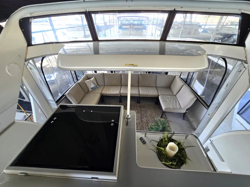 Slide: The Image of Carver Yachts 406 1999 - 6