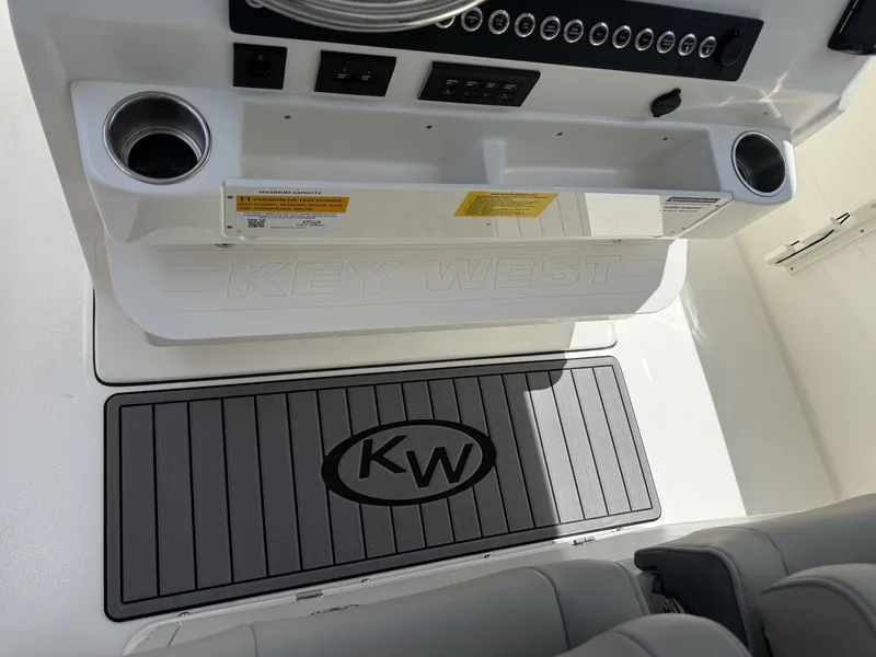 Slide: The Image of Key West 260 Center Console 2026 - 13