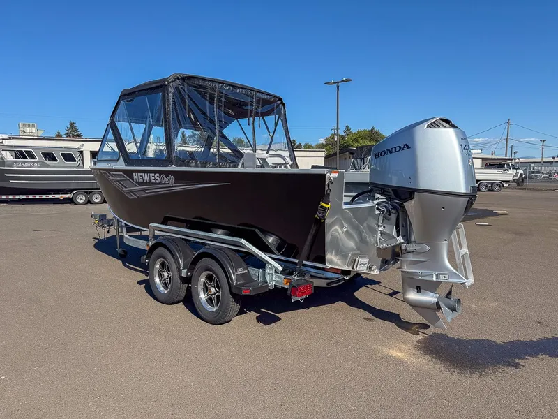 Slide: The Image of 2025 Hewescraft 200 ProV boat with Honda outboard motor. - 5
