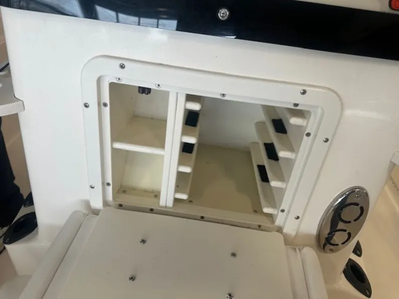 Slide: The Image of Boston Whaler 180 Dauntless 2002 - 10